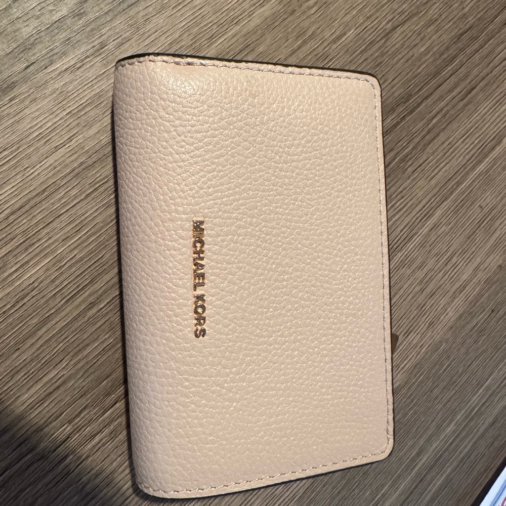 Michael Kors Soft Pink Wallet
